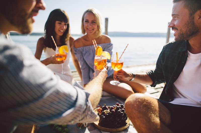 creading-aperol-group-shoot-web
