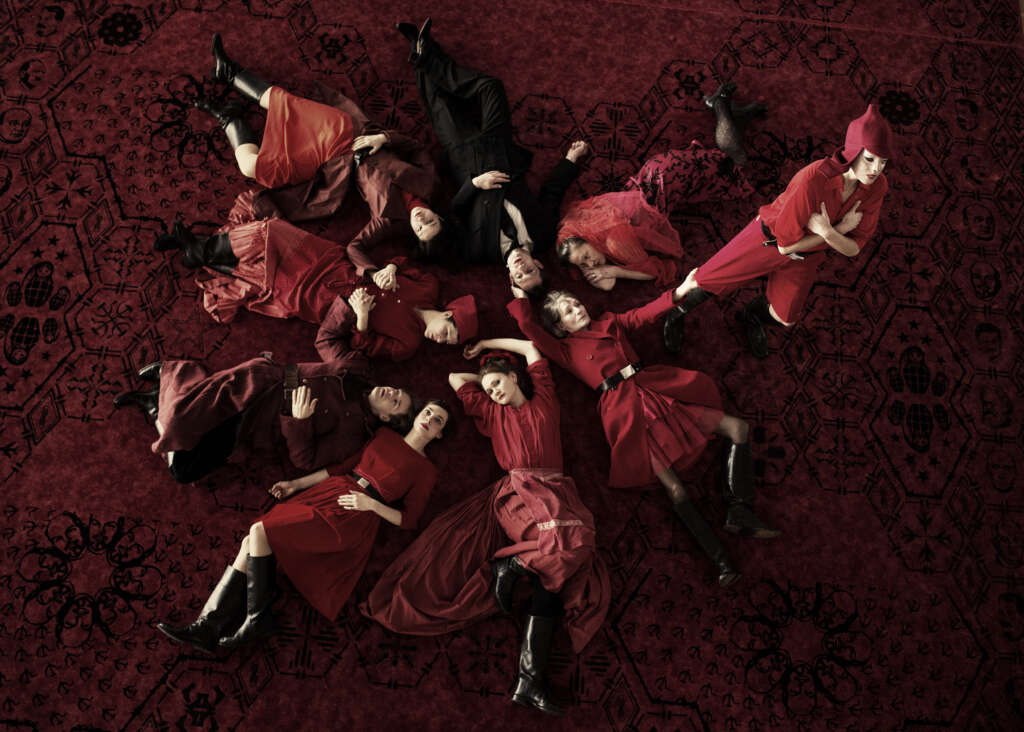 Das achte Leben (Für Brilka)von Nino HaratischwiliRegie Jette SteckelUraufführungPremiere am 8. April 2017 im Thalia Theater