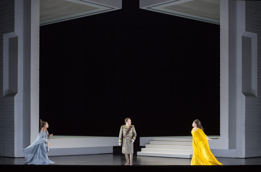 hires-33_aida_2017_annanetrebko_francescomeli_ekaterinasemenchuk_c_sf_monikarittershaus