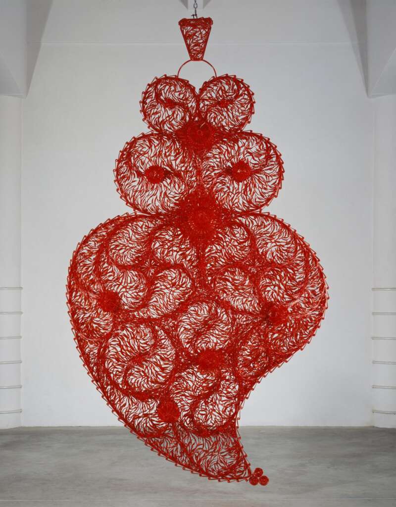 Pressebild_1_Joana Vasconcelos, Rotes unabhängiges Herz Nr.3,2013 ©VG Bild-Kunst Bonn,2019 (Foto DMF, Lissabon ©Unidade Infinita Projectos)