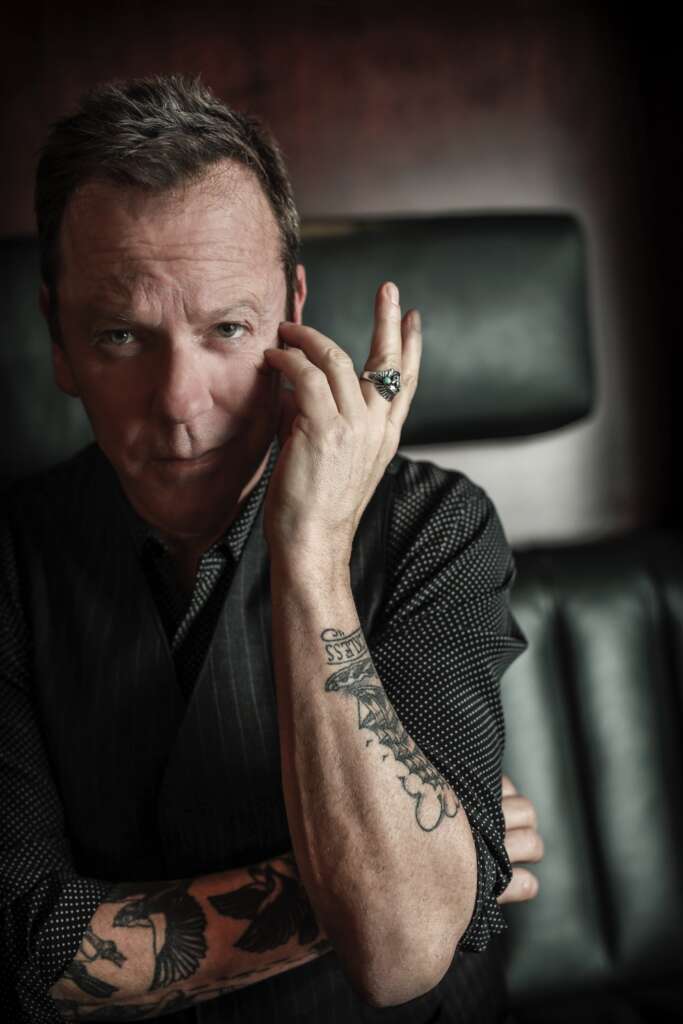 Kiefer Sutherland kommt mit seinem zweiten Album „Reckless & me“ auf Tour. Er kommt für vier Konzerte nach Deutschland.