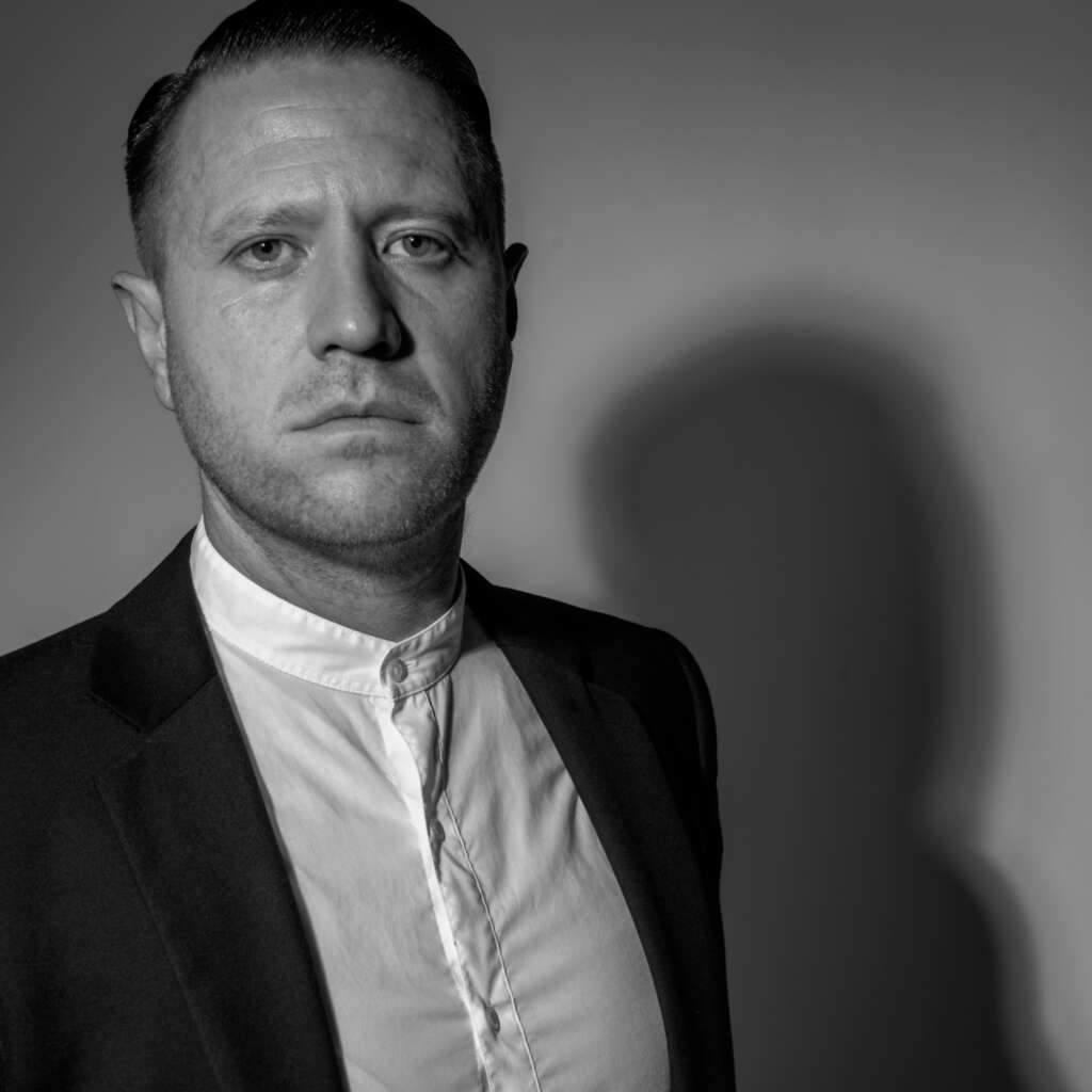 Norbert Buchmacher kommt im Juni auf Tour. Sein Debütalbum „Habitat einer Freheit“ kommt am 14. Juni.